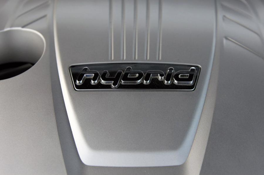  Hyundai Sonata Hybrid 2010 года  (фото 60 из 83)